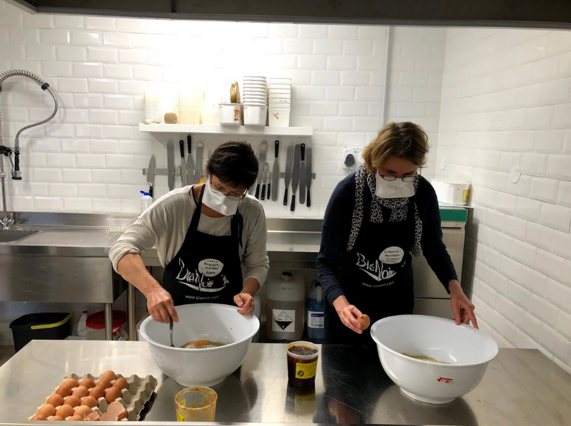 Préparation de la pâte à crêpe ateliers blé noir
