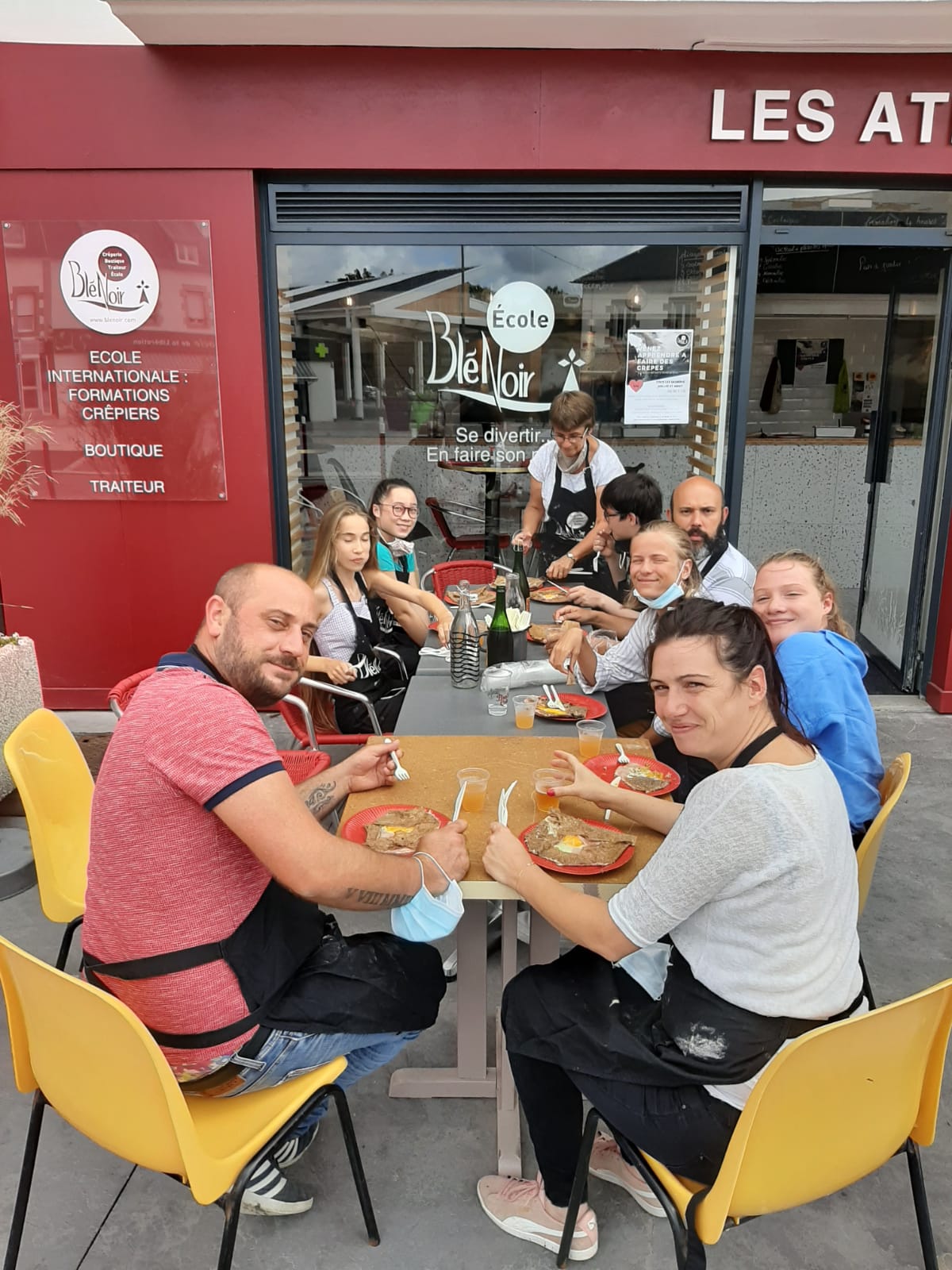 Préparation de la pâte à crêpe ateliers blé noir